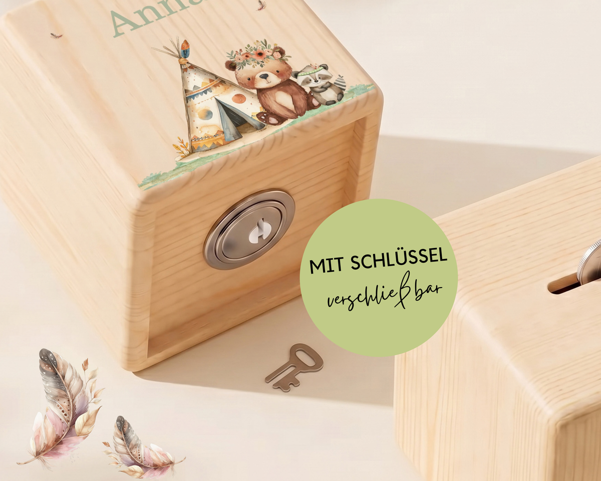 Nahaufnahme von Schloss und Schlüssel an der Holzspardose