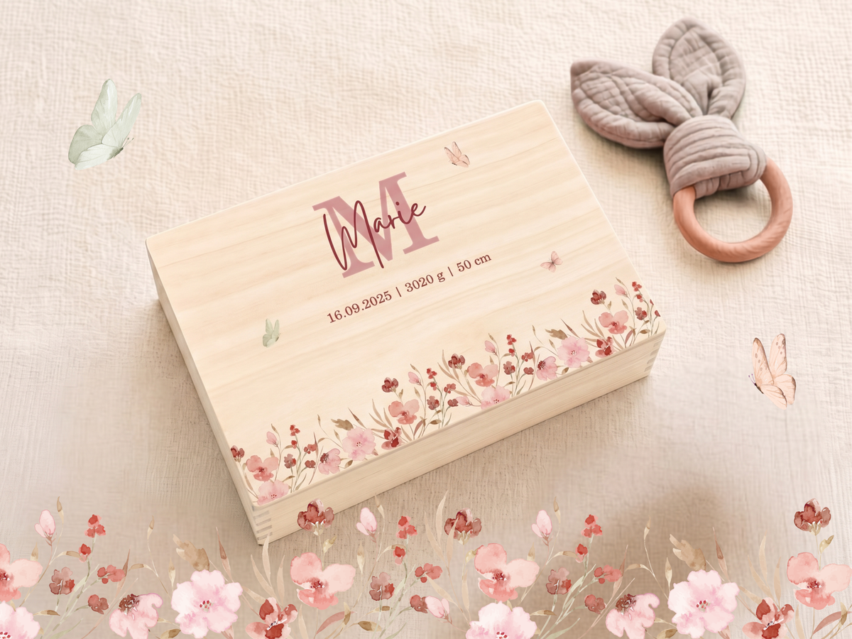 Erinnerungskiste Blumen Rosen mit Namen, aus Naturholz, in Deutschland personalisiert